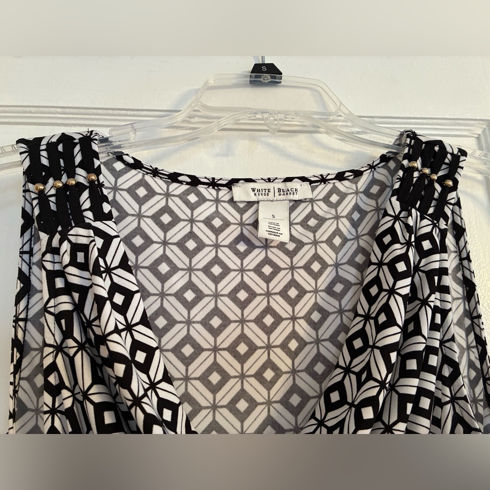 White House Black Market 2 women's Patterned sleeveless Tops. - Picture 8 of 12